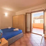 Relaxing Cristal Bedroom Sleeps 5 Persons Appartement Santa Teresa Gallura