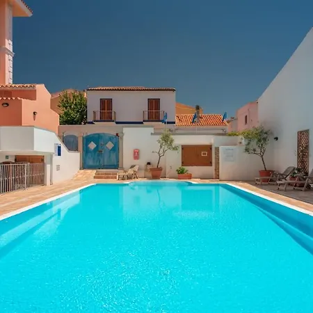 Relaxing Cristal Bedroom Sleeps 5 Persons * Santa Teresa Gallura