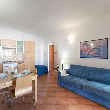 Relaxing Cristal Bedroom Sleeps 5 Apartment Santa Teresa Gallura
