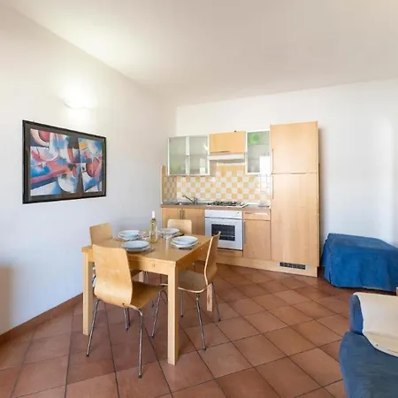 Relaxing Cristal Bedroom Sleeps 5 Persons Santa Teresa Gallura