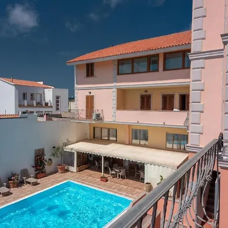 Relaxing Cristal Bedroom Sleeps 5 Persons Santa Teresa Gallura