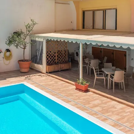 Relaxing Cristal Bedroom Sleeps 5 Persons Lejlighed *